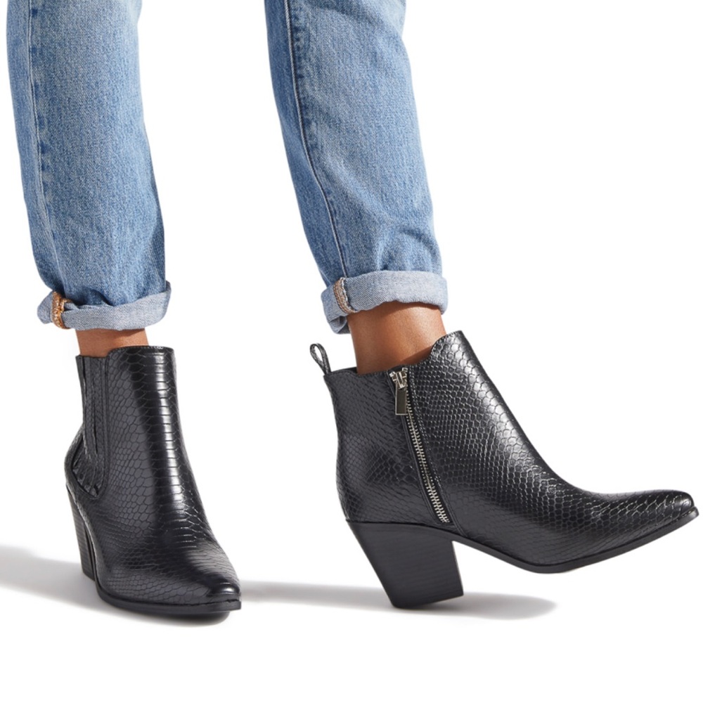 Shoe Dazzle Black Snake Booties size 11